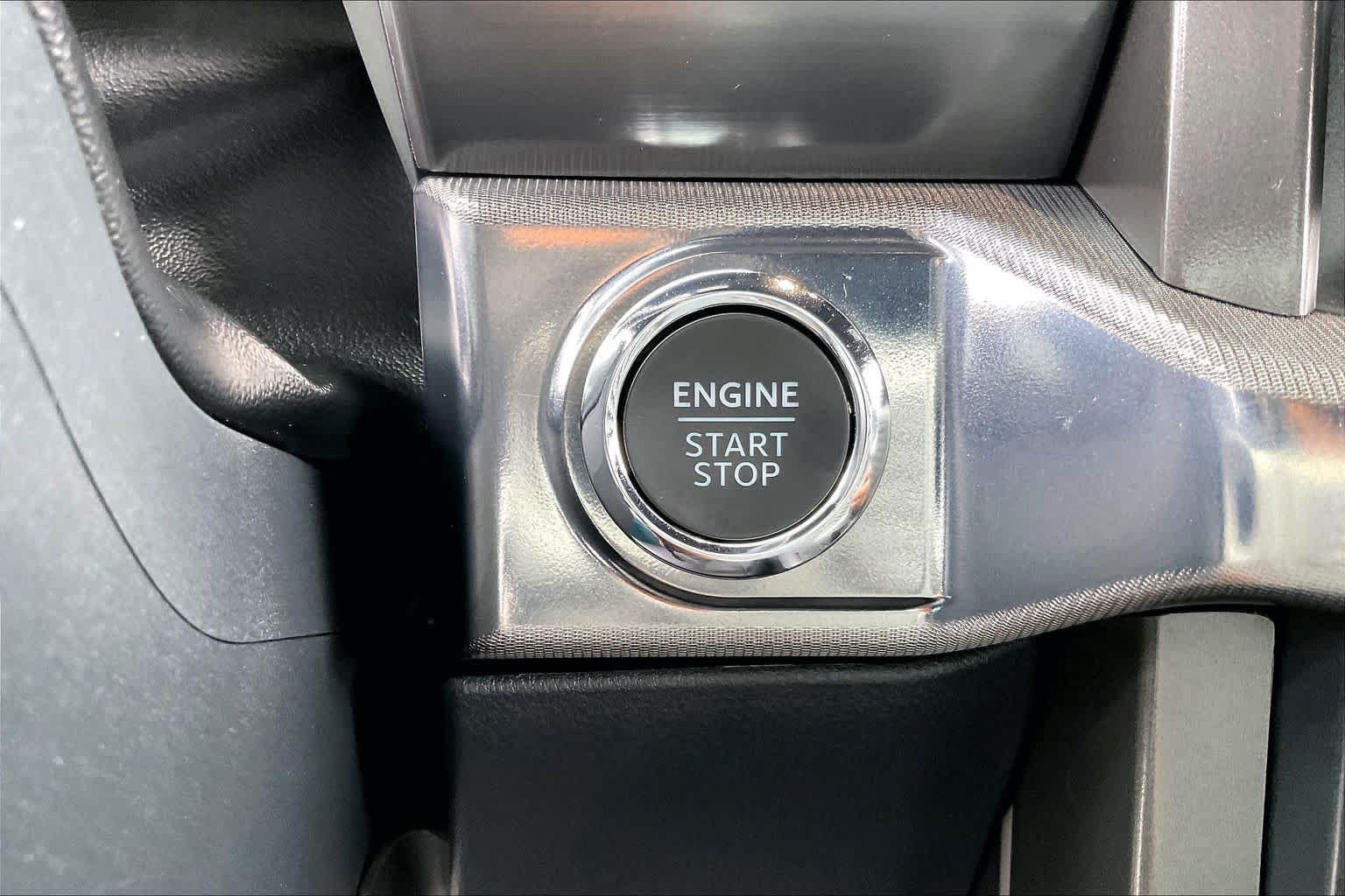 Used 2025 Ford F150 Lariat w/ Equipment Group 501A Mid AWD/4WD image 32