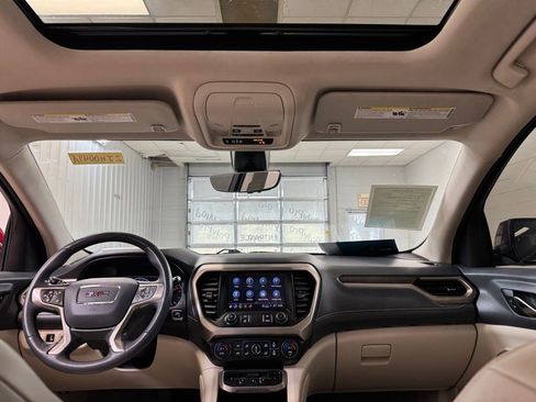 Used 2021 GMC Acadia Denali w/ Denali Technology Package image 23