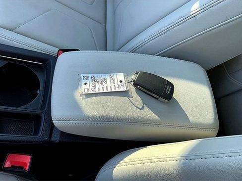 Certified 2025 Audi Q3 2.0T Premium Plus w/ Premium Plus Package image 10