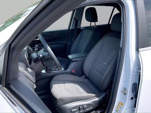 Used 2024 Chevrolet Equinox LT FWD image 25