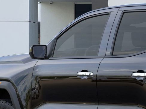 New 2026 GMC Canyon Denali image 12