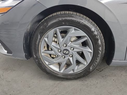 Used 2024 Hyundai Elantra SEL FWD image 9