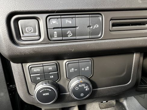 Used 2021 Chevrolet Tahoe Premier image 15