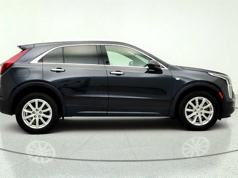 Used 2023 Cadillac XT4 Luxury w/ Cold Weather Package AWD/4WD image 4