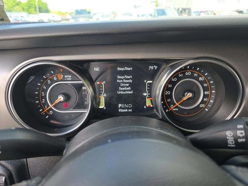 Used 2022 Jeep Wrangler Unlimited Sport AWD/4WD image 7