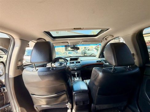 Used 2010 Honda Crosstour EX-L image 17