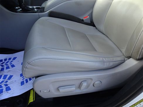 Used 2019 Toyota Highlander XLE image 9