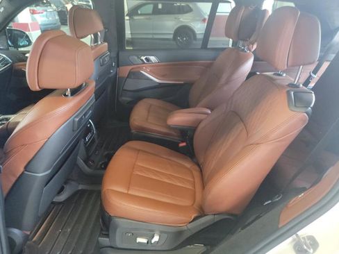 Used 2022 BMW X7 M50i AWD/4WD image 8
