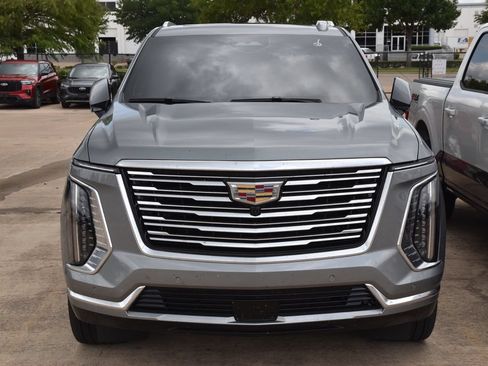 Used 2025 Cadillac Escalade ESV Premium Luxury Platinum AWD/4WD image 3