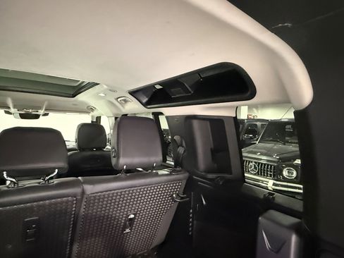 Used 2022 Land Rover Defender 110 S image 18