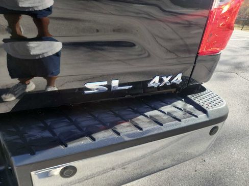 Used 2016 Nissan Titan SL image 9