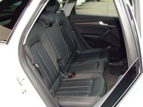 Used 2021 Audi Q5 e Premium Plus w/ Premium Plus Package AWD/4WD image 9