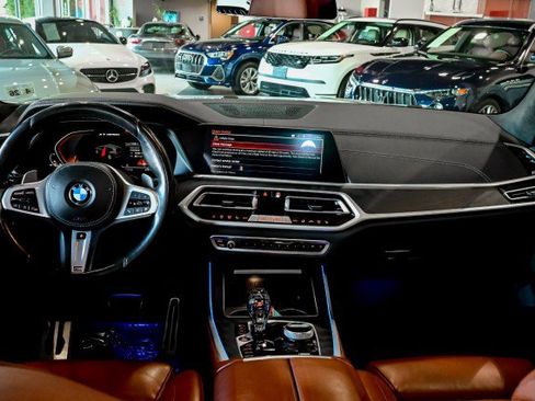 Used 2021 BMW X7 M50i w/ Executive Package image 37