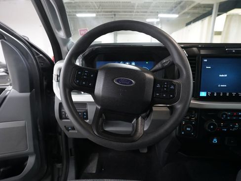 Used 2025 Ford F250 XLT w/ Black Appearance Package AWD/4WD image 4
