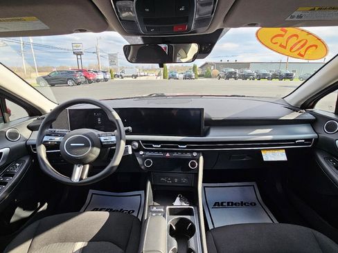 Used 2025 Hyundai Sonata SEL FWD image 10