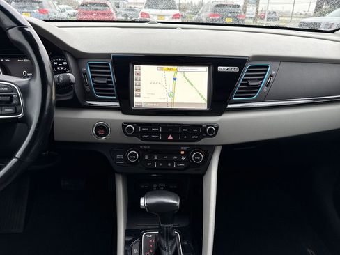 Used 2018 Kia Niro EX Premium image 24