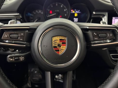 Used 2023 Porsche Macan AWD/4WD image 11