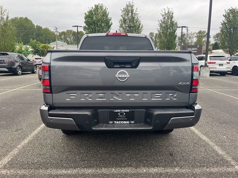 Used 2025 Nissan Frontier SV AWD/4WD image 6