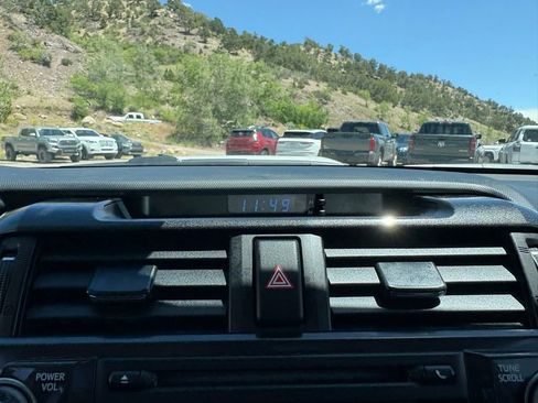 Used 2018 Toyota 4Runner TRD Off-Road AWD/4WD image 20