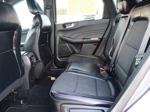 Used 2023 Ford Escape ST-Line FWD image 13