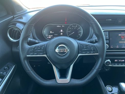 Used 2019 Nissan Kicks SR w/ Interior Electronics Package FWD image 22