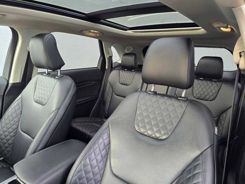 Used 2024 Ford Edge Titanium image 23