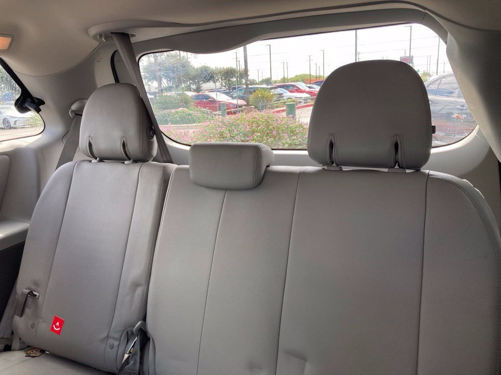 Used 2015 Toyota Sienna XLE Premium FWD image 10