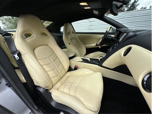 Used 2015 Nissan GT-R Premium AWD/4WD image 15