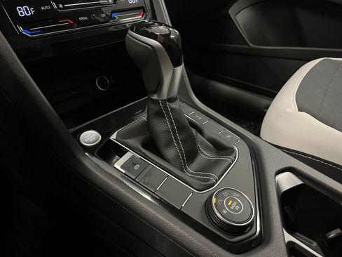 New 2025 Volkswagen Taos SE image 14