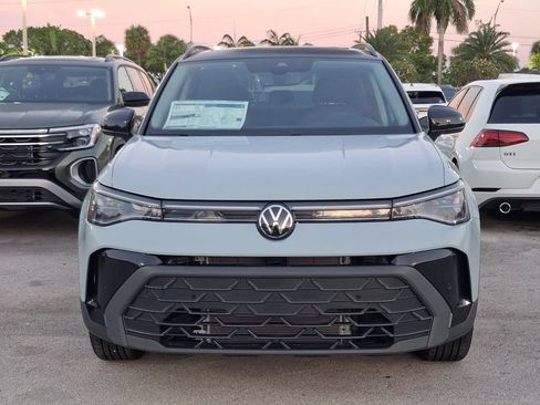 New 2026 Volkswagen Taos SE FWD image 2