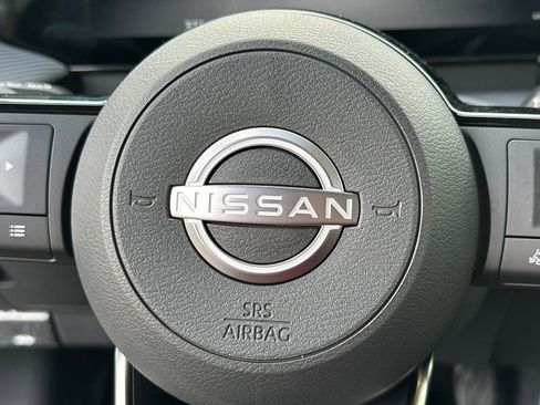 Used 2025 Nissan Kicks SR image 25