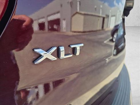 Used 2019 Ford Explorer XLT w/ Equipment Group 202A FWD image 11