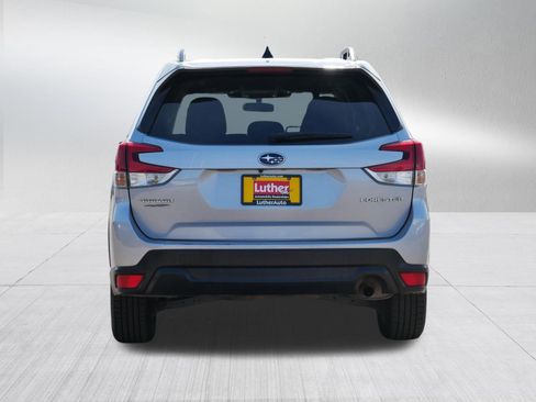 Used 2024 Subaru Forester Premium AWD/4WD image 6