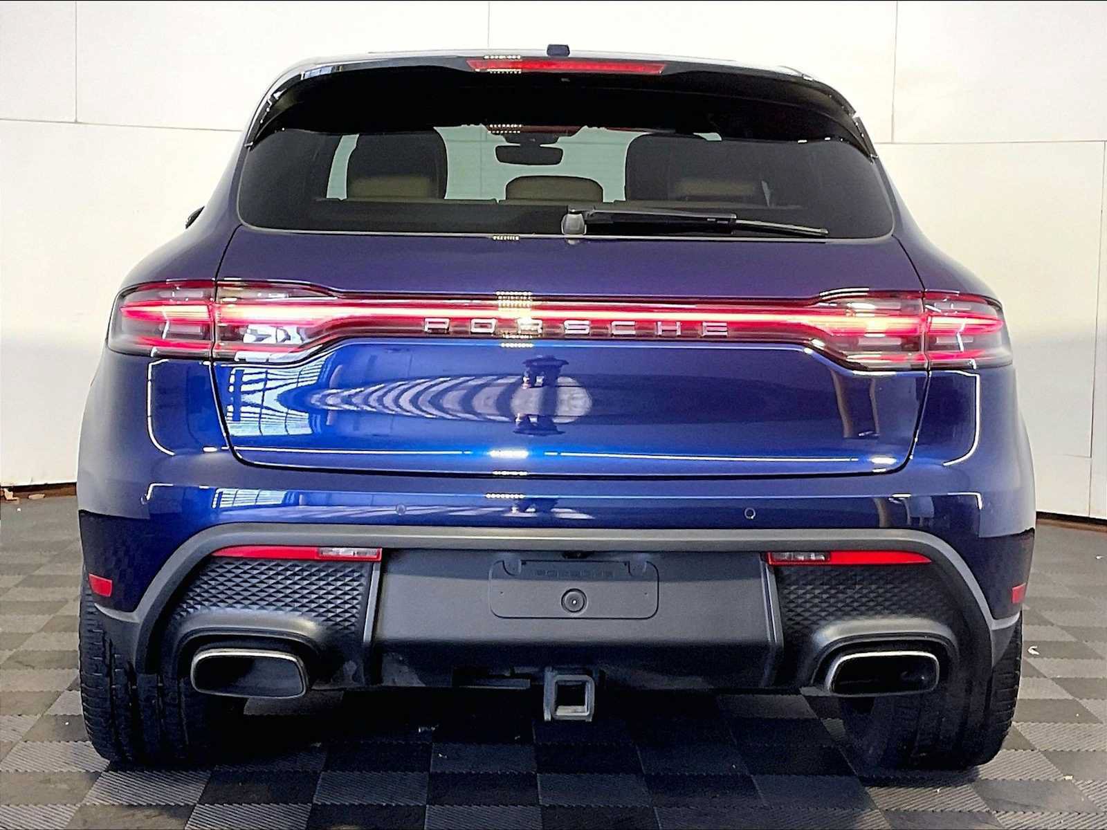 Certified 2023 Porsche Macan AWD/4WD image 6