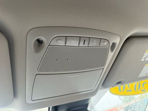 Used 2020 Nissan Rogue SV image 23