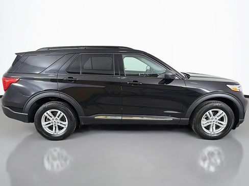 Used 2024 Ford Explorer XLT w/ Equipment Group 202A AWD/4WD image 15