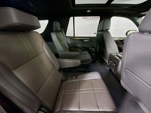 Used 2025 Chevrolet Tahoe High Country image 32