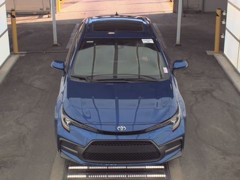 Used 2020 Toyota Corolla SE image 2