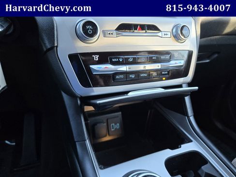 Used 2020 Ford Explorer Base image 10