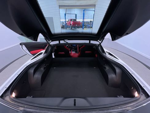 Used 2019 Chevrolet Corvette Stingray Coupe RWD image 38