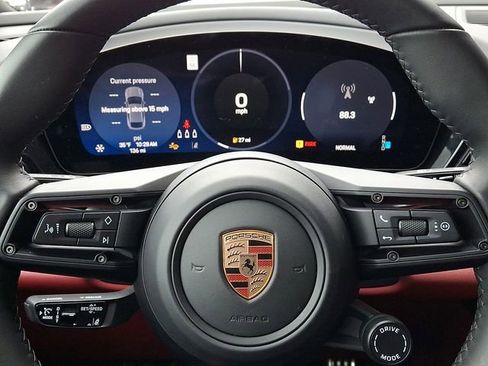 New 2025 Porsche Macan 4S Electric image 20