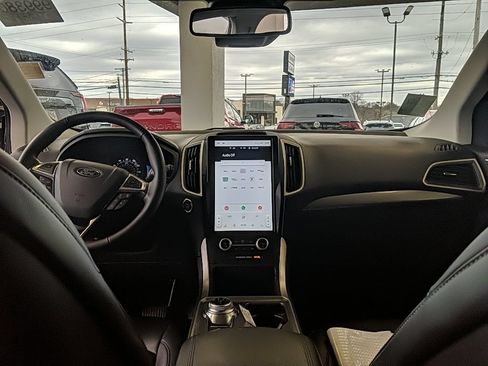 Used 2023 Ford Edge SEL AWD/4WD image 15