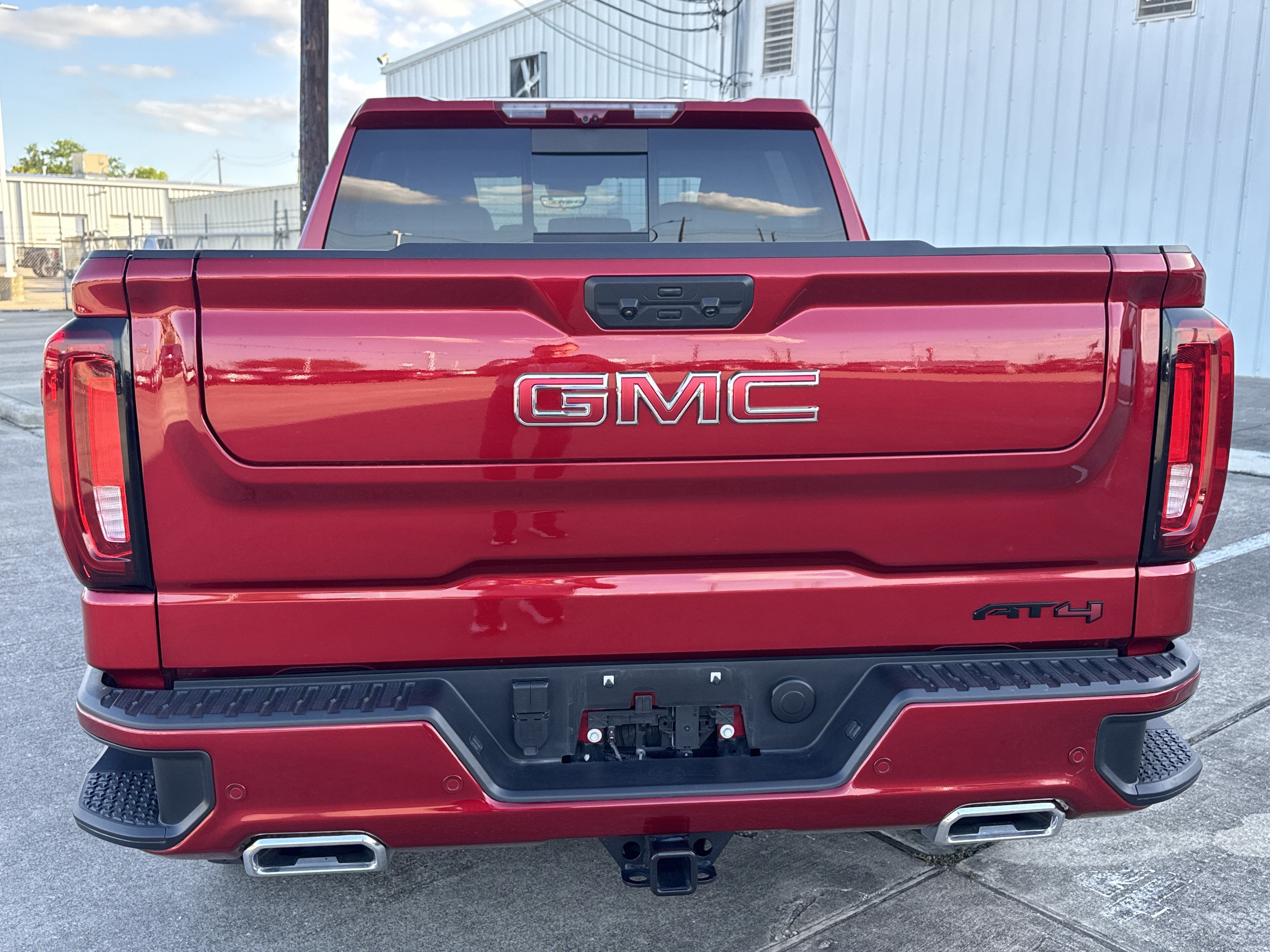 Used 2025 GMC Sierra 1500 AT4 w/ AT4 Premium Package AWD/4WD image 13