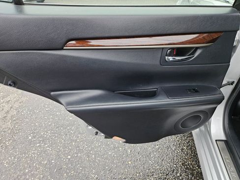 Used 2013 Lexus ES 350 w/ Premium Pkg FWD image 13