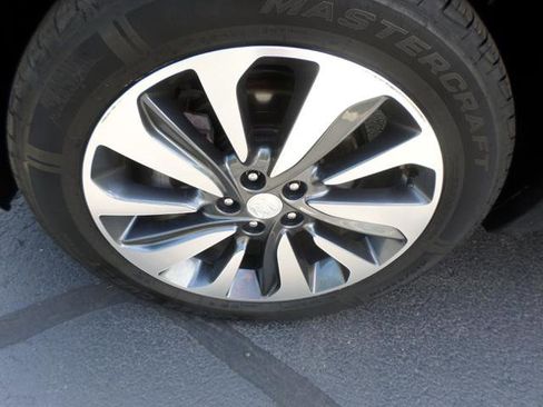 Used 2022 Buick Encore Preferred w/ Safety Package AWD/4WD image 26
