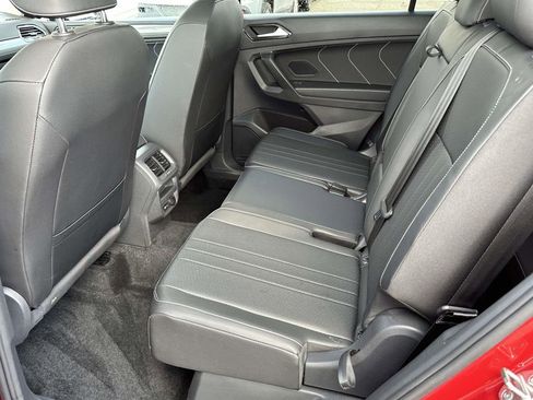 Used 2023 Volkswagen Tiguan SE w/ Panoramic Sunroof Package image 13