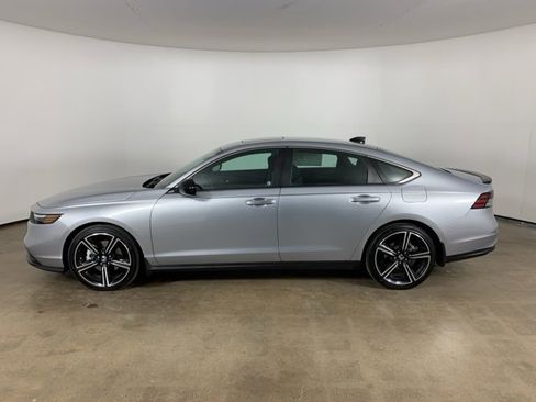 Used 2025 Honda Accord Sport image 16