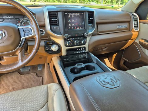 Used 2019 RAM 1500 Laramie image 12