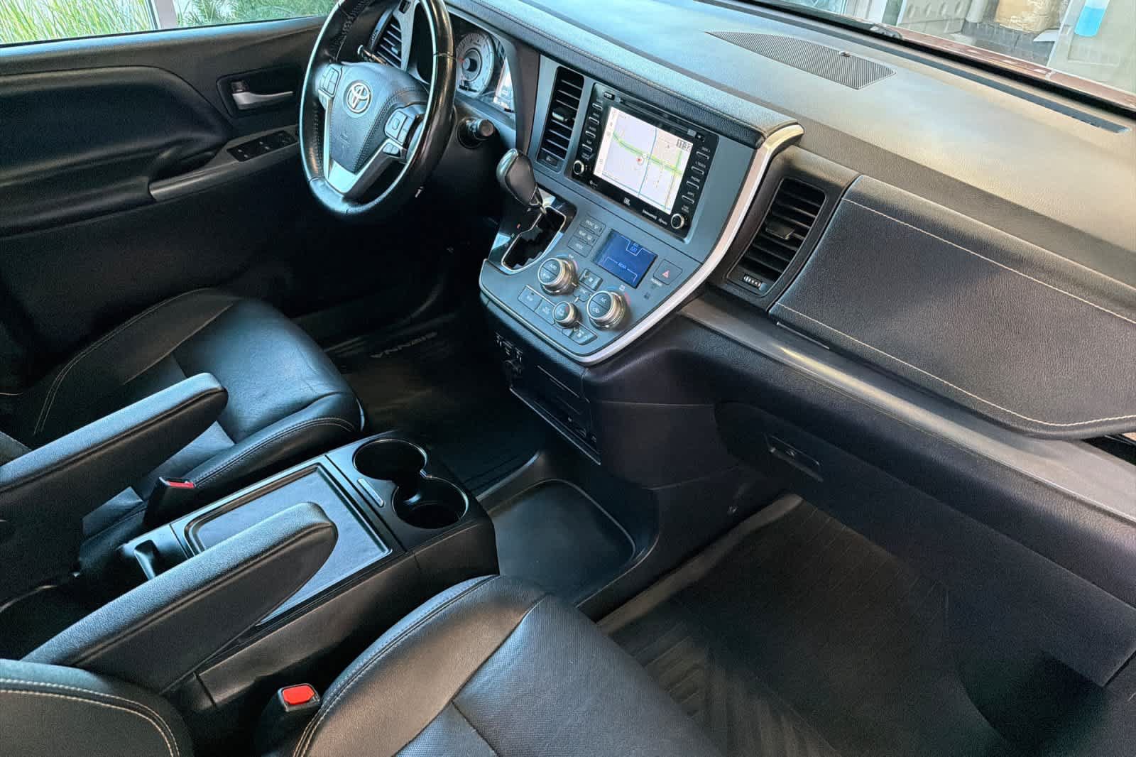 Used 2020 Toyota Sienna SE Premium AWD/4WD image 20