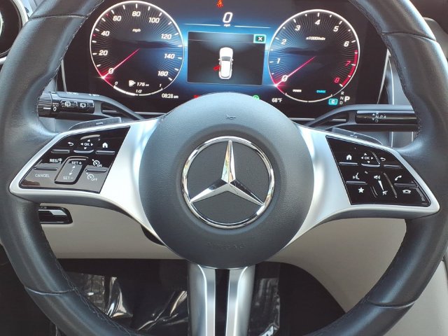 Used 2024 Mercedes-Benz GLC 300 image 8